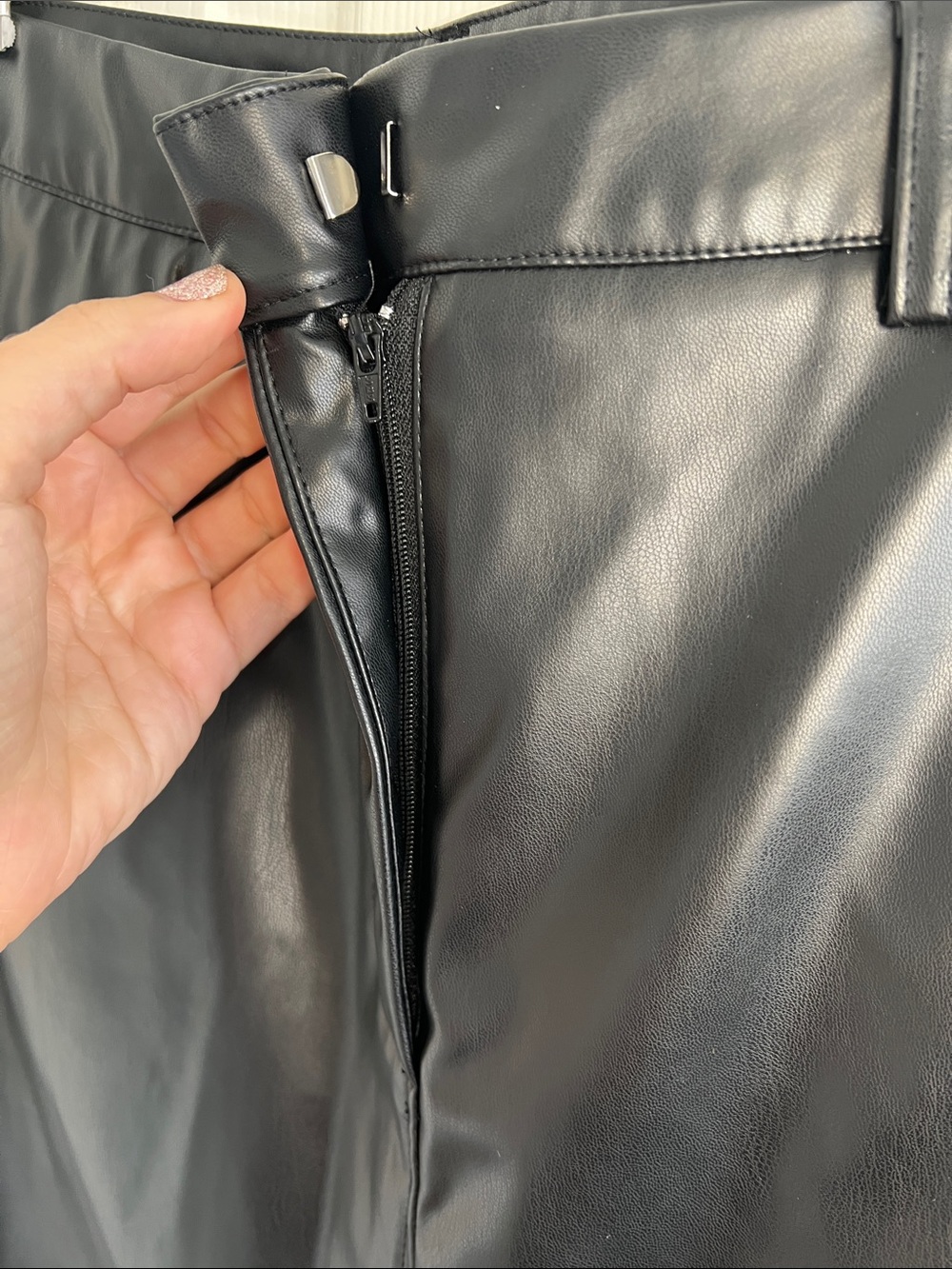 NWT Commense black Faux Leather Slit Midi Skirt small - Picture 5 of 8